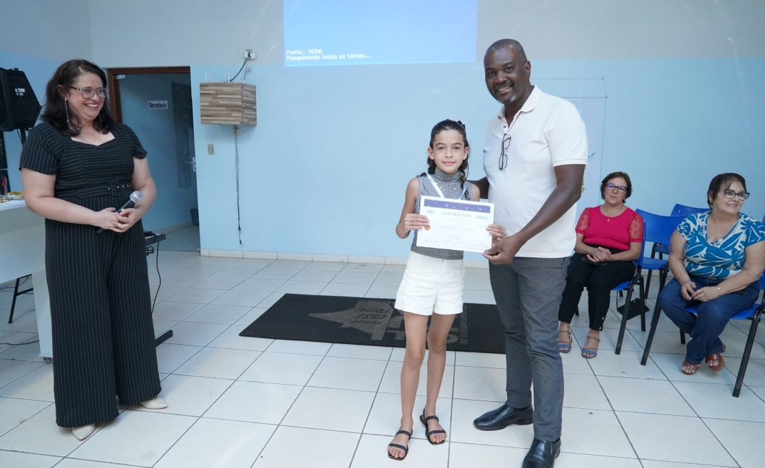Entrega de certificados e medalhas celebra destaque dos alunos do Recriança Tio Pica-Pau no projeto F25