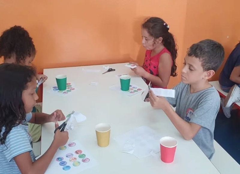 Criatividade e Sustentabilidade: Crianças criam Jogos na Oficina de Entretenimento