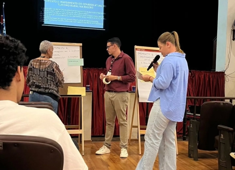 Prefeitura de Santa Rosa de Viterbo participa de evento regional sobre desenvolvimento urbano em São Simão