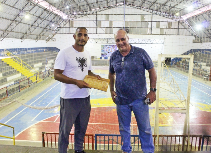 REFORMA E MODERNIZAÇÃO do Ginásio de Esportes Américo Portugal Gouvea: Troca do piso será feita dentro de alguns dias