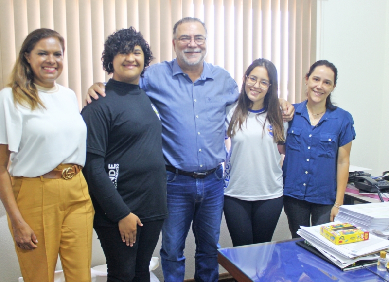 Vencedoras do Concurso da ABAG/RP, alunas da Escola Conde Francisco Matarazzo são recebidas pelo Prefeito Omar Nagib