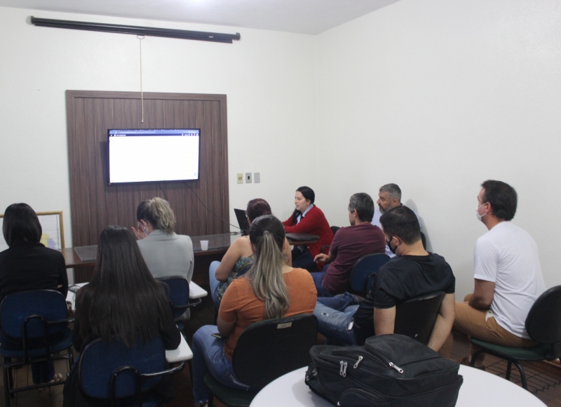 Servidores da Prefeitura recebem treinamento para implantação dos sistemas de “Protocolo Eletrônico” e o “Sem papel”
