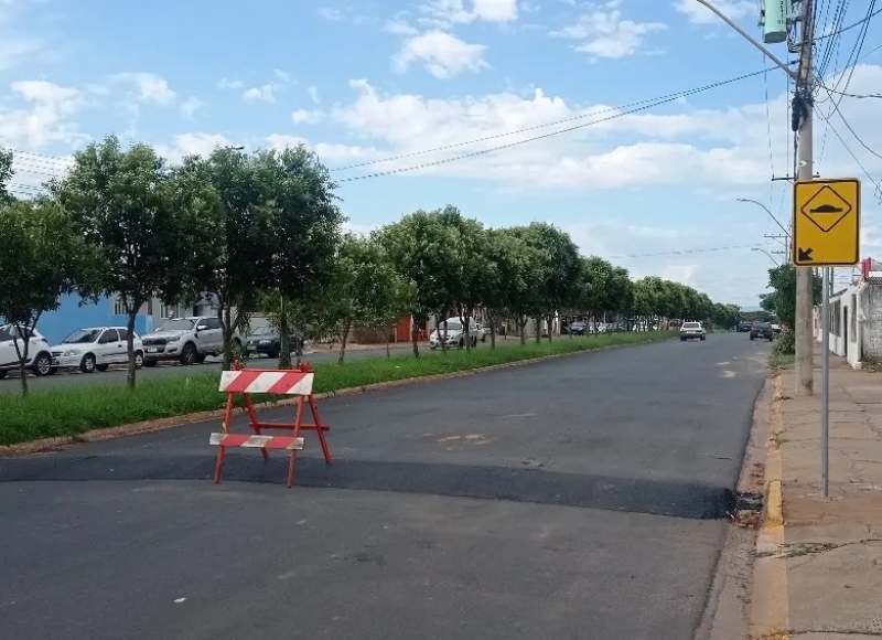 Lombadas recém-construídas receberão sinalização a partir de segunda-feira