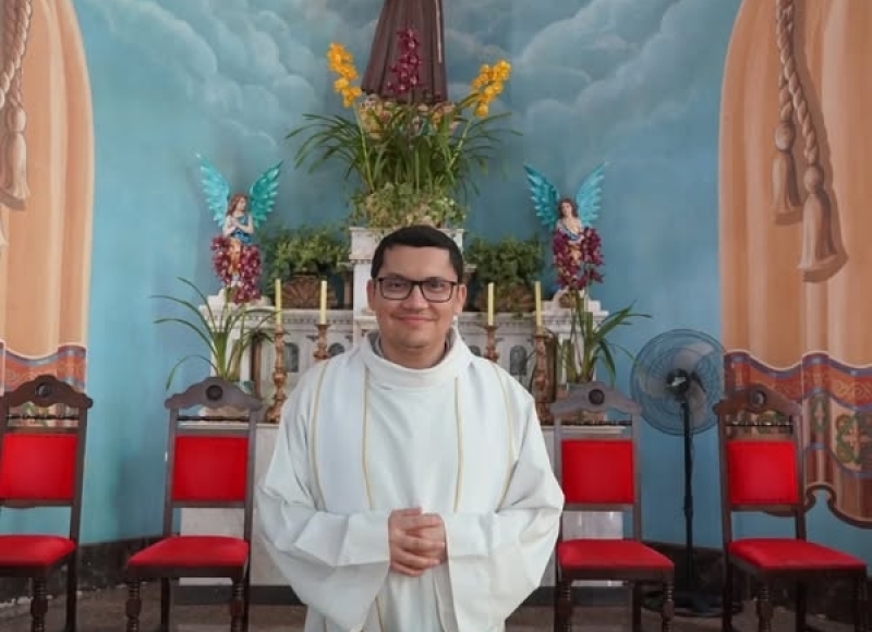 Paróquia de Santa Rosa de Viterbo recebe padre Hildeberto durante férias do cônego Pedro