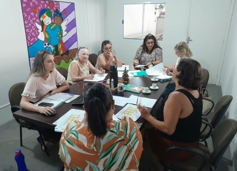 Departamento Municipal de Educação realiza reunião para alinhar demandas pedagógicas de 2025