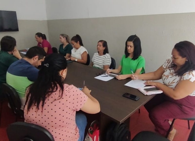 Preocupação crescente com a proliferação do Aedes Aegypti e baixa procura pela vacina foram destaques em reunião 