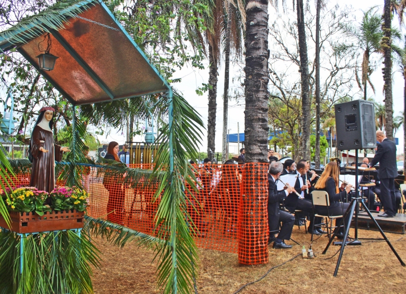 Chegada da imagem de nossa Padroeira na Praça Conde Francisco Matarazzo