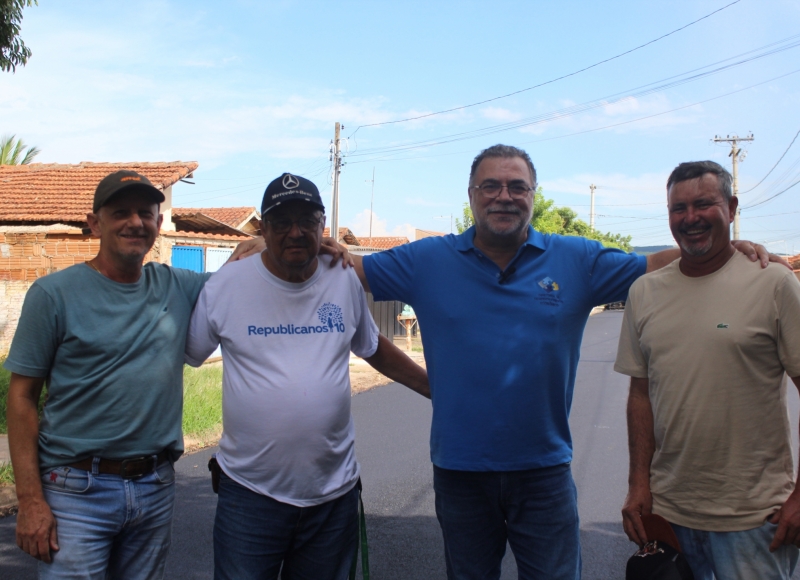 Prefeito Omar Nagib e Vereadores fiscalizam obras de recape no Bairro Nosso Teto