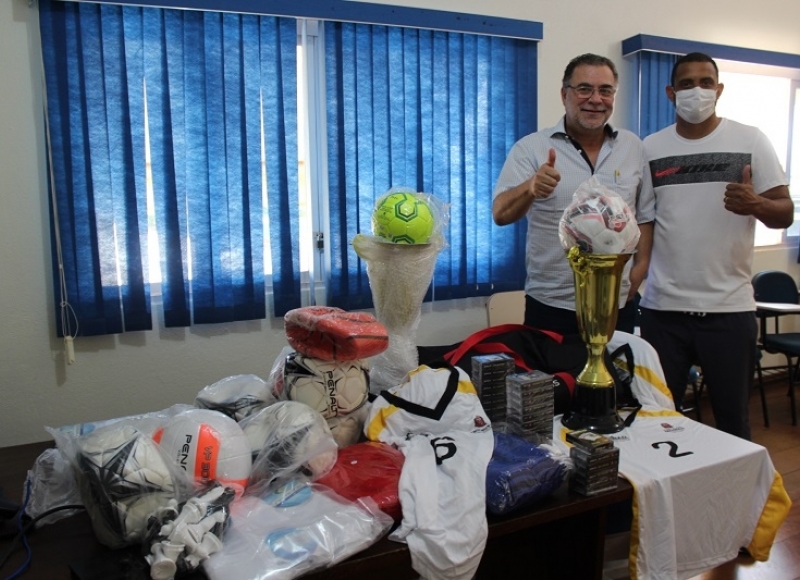 Santa Rosa recebe kits esportivos do governo do estado