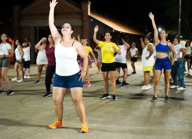 Quinta-feira com Aulão de Dança